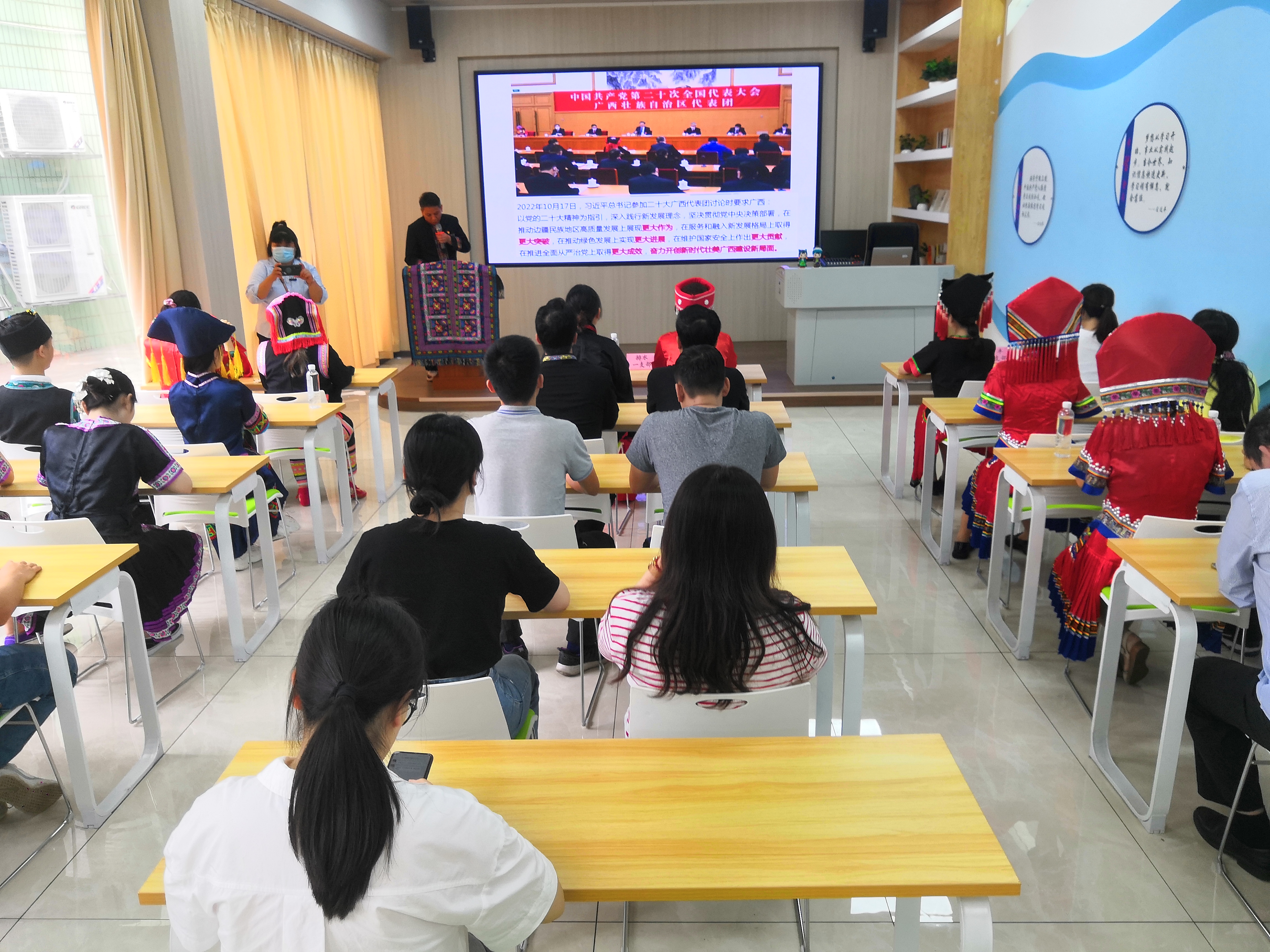 滾鐵環(huán)、拋繡球、同唱民族團結歌……市排水公司第一黨支部同慶“三月三”主題黨日活動(dòng)精彩紛呈